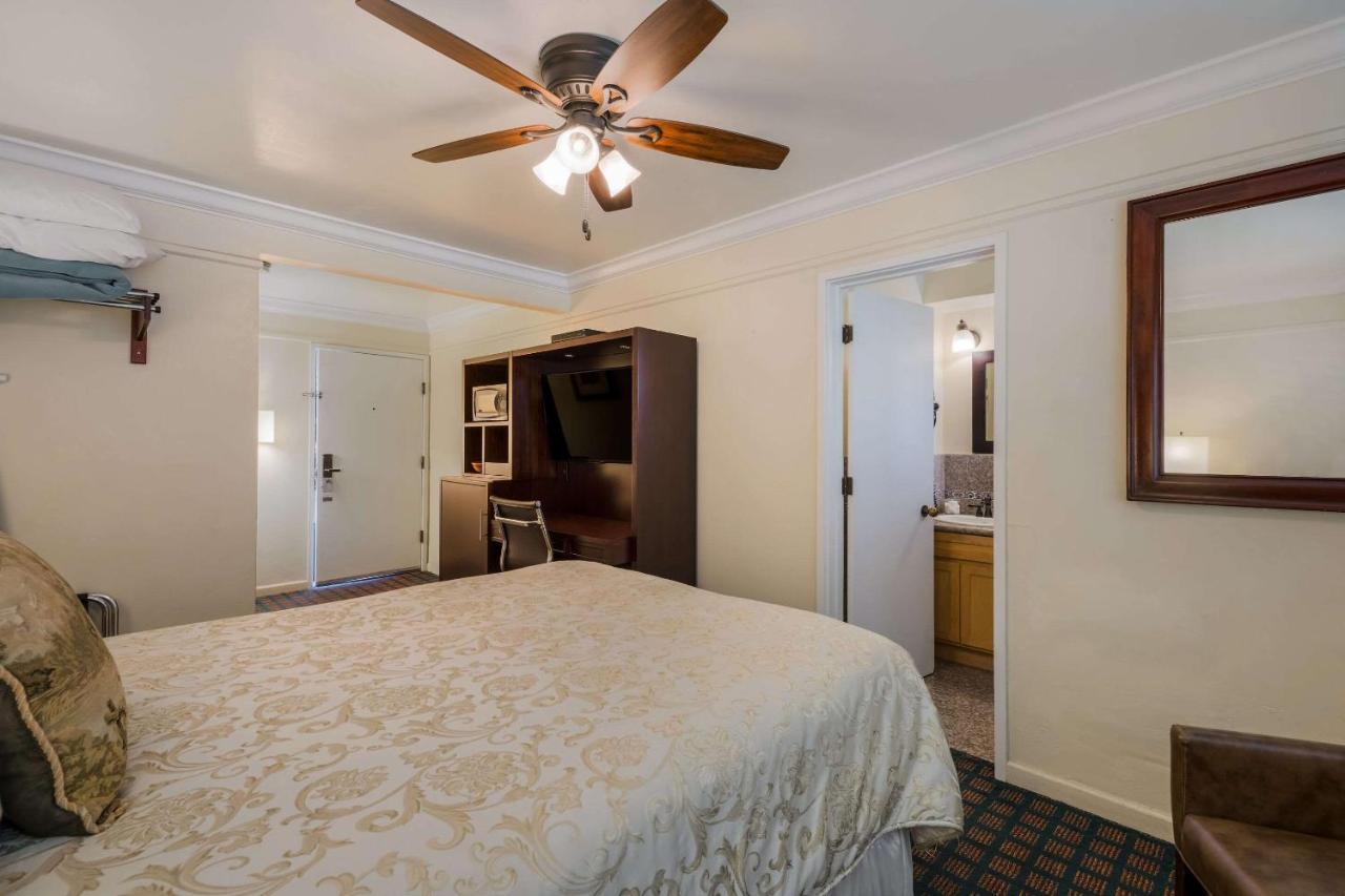 Clarion Collection Carmel Oaks Inn Ngoại thất bức ảnh