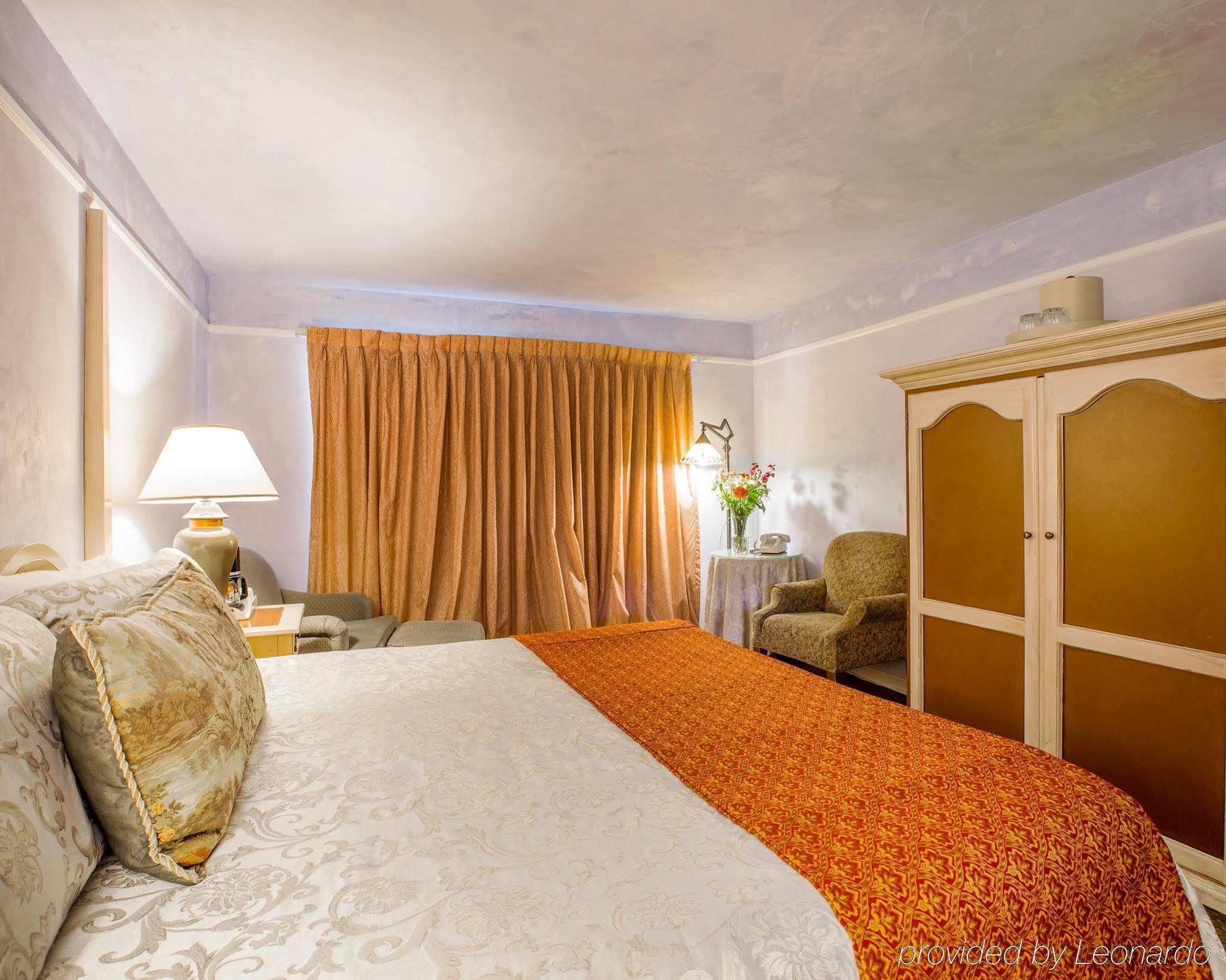 Clarion Collection Carmel Oaks Inn Ngoại thất bức ảnh